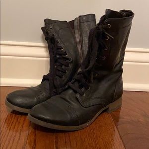 Combat boots